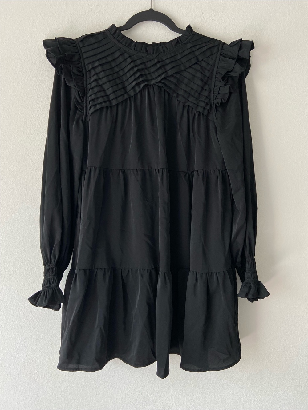 Entro Black Ruffle Tiered Long Sleeve Mini Dress Size Small